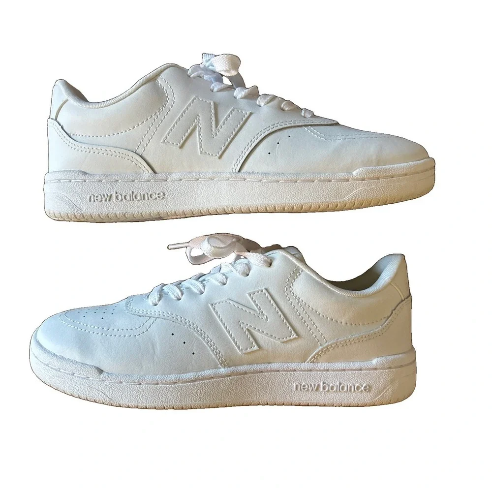 New Balance Women's Size 9.5  Men's Size 8 Lifestyle Shoes White/White